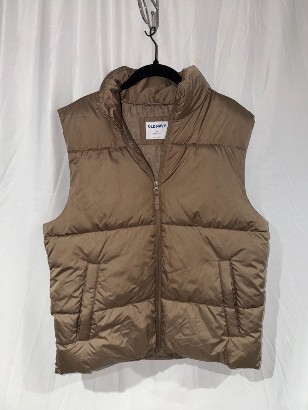 Old Navy Puffer Vest Duvet Puffer Vest in Sediment Taupe Brown Sleeveless M